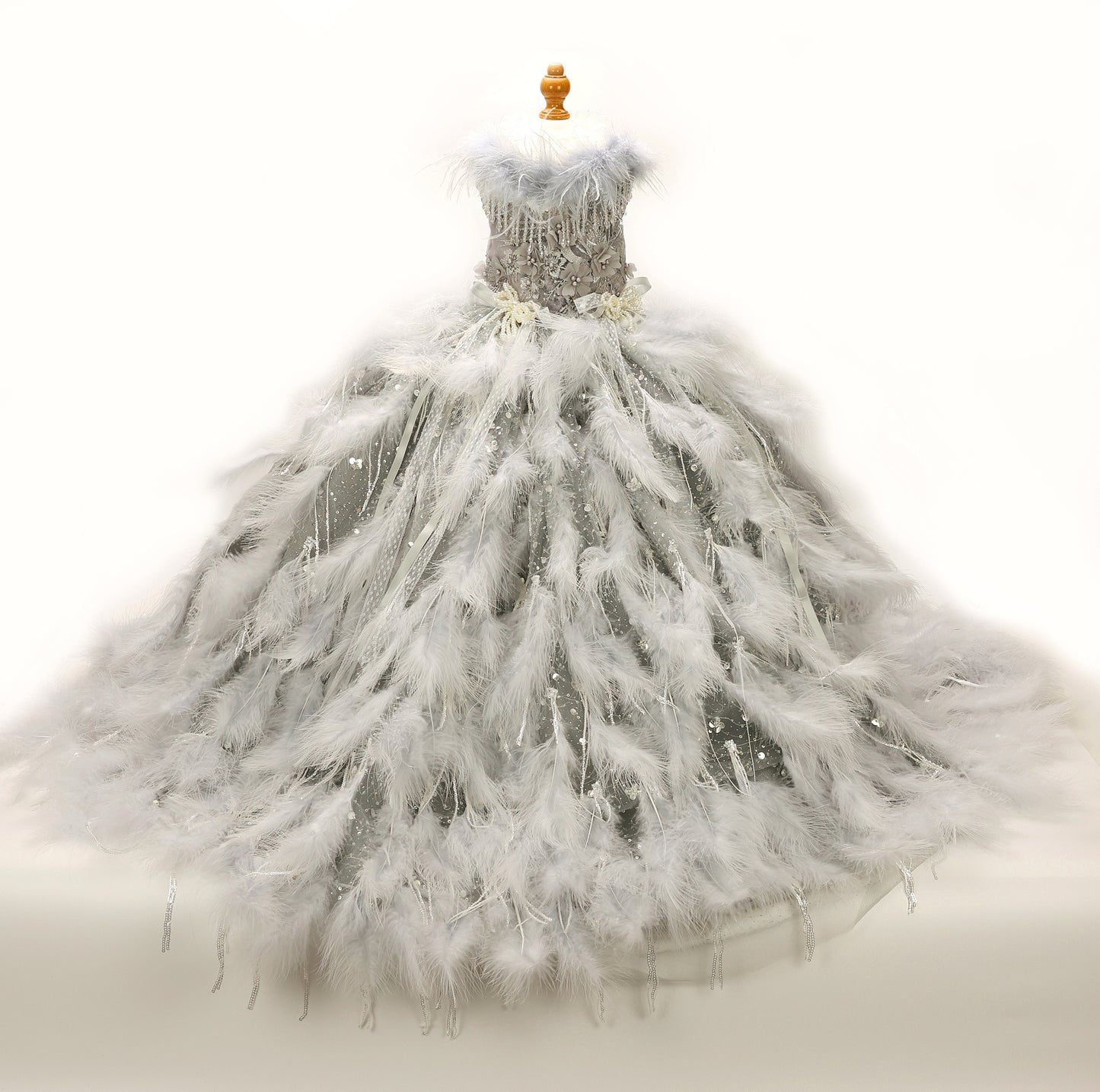 Silver Swan Feather Couture Dog Dress – Luxury Crystal Wedding Gown with Feather Train & Pearl Details