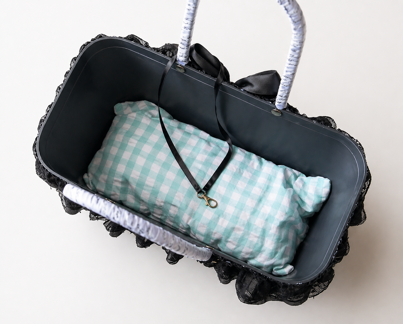 luxury dog handbag carrier with safety leash inside