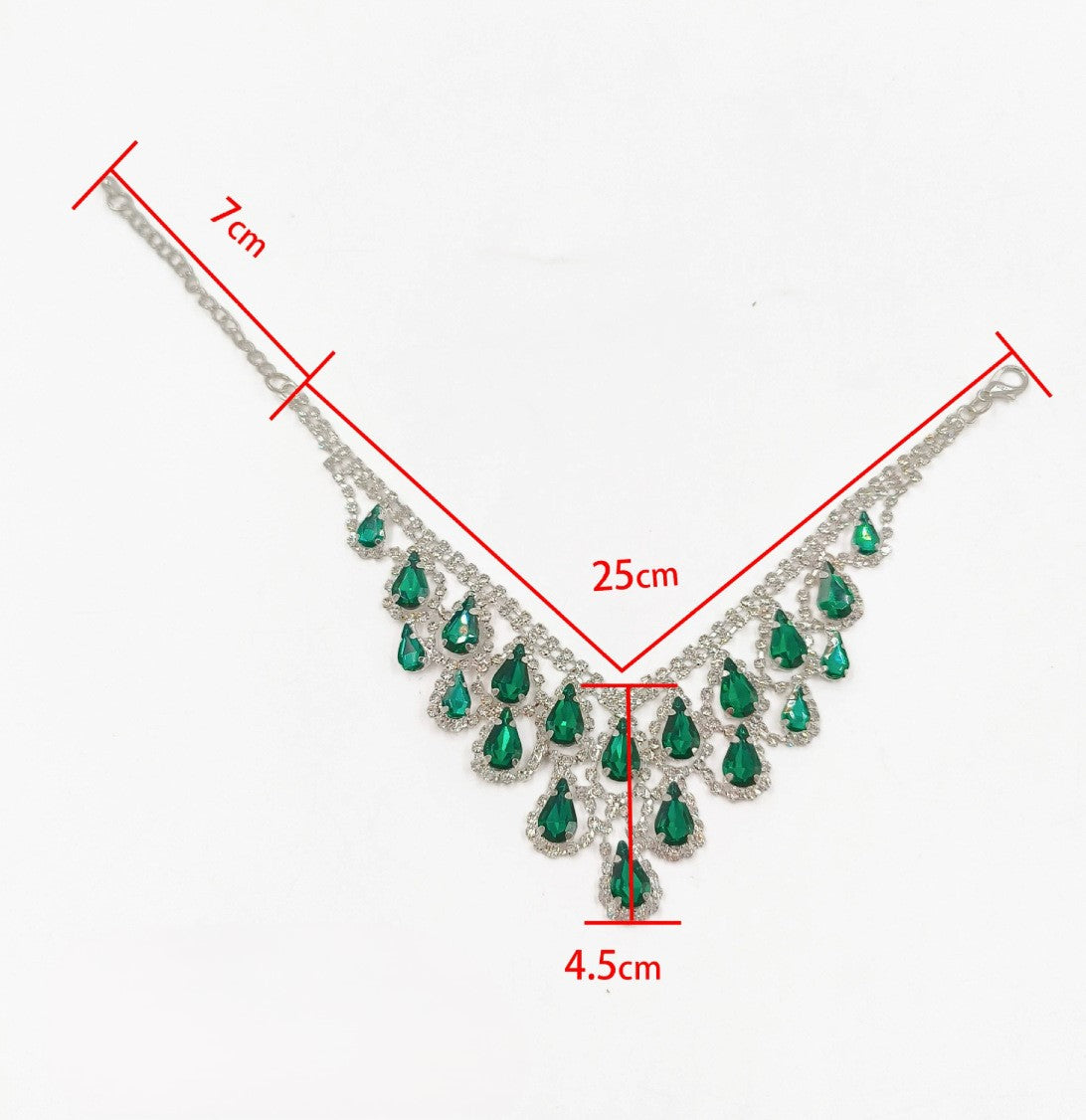 Green pet necklace size image showing 25 cm necklace length, 7 cm extender chain, and 4.5 cm drop